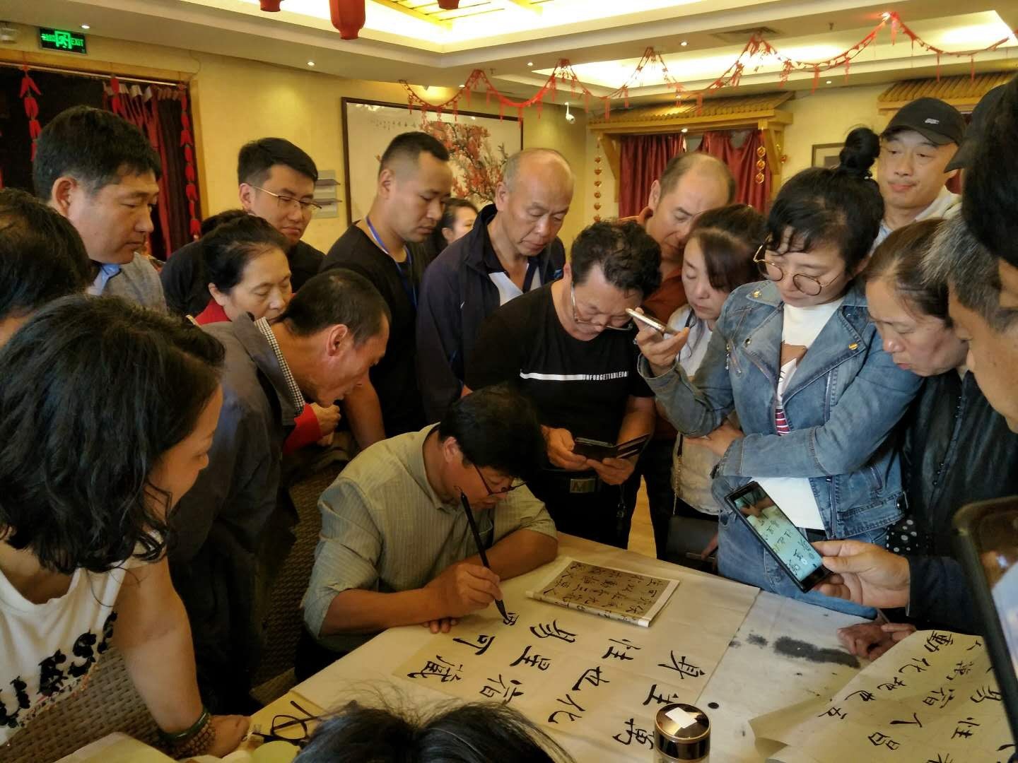 8钱松君现场示范.jpg 8钱松君现场示范.jpg