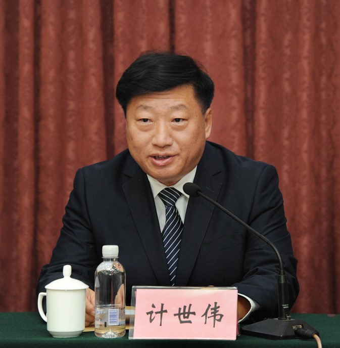 2.省文联副主席、党组成员计世伟讲话.JPG