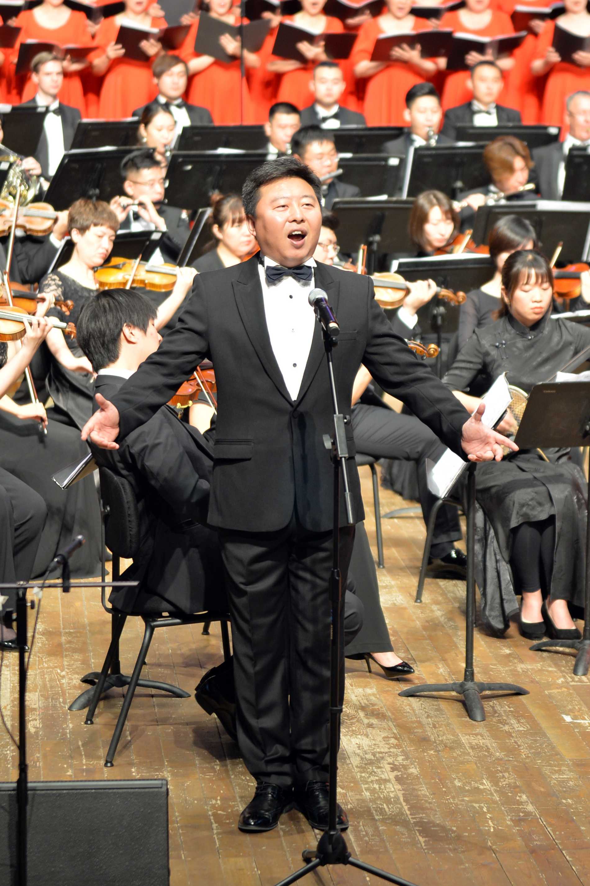 4.李雷演唱《四渡赤水》.jpg