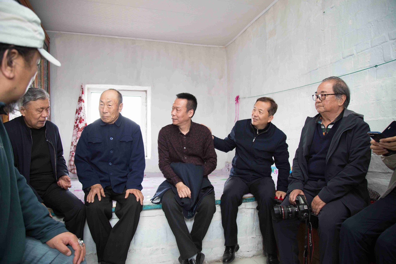 在兴源镇红岩村家访赵其华老人.jpg 在兴源镇红岩村家访赵其华老人.jpg