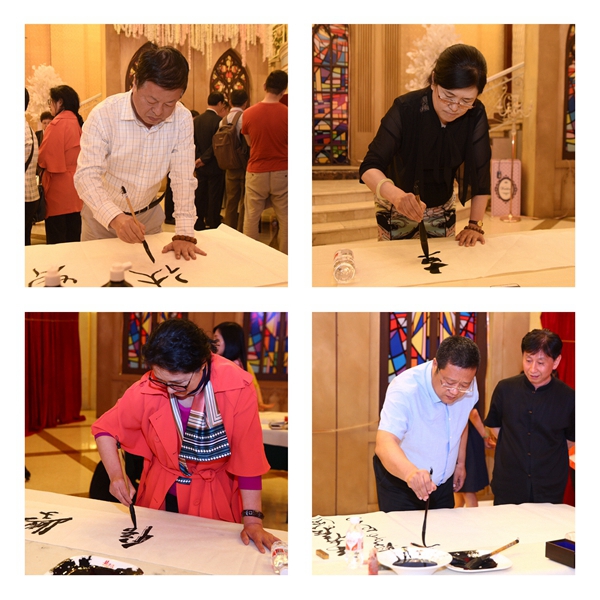 22晚会笔会现场.jpg 22晚会笔会现场.jpg