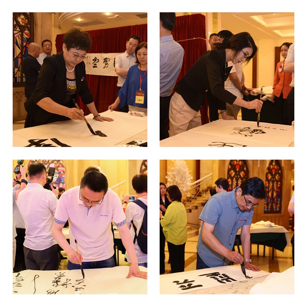 24晚会笔会现场.jpg 24晚会笔会现场.jpg