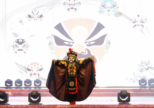 31京剧变脸.jpg 31京剧变脸.jpg