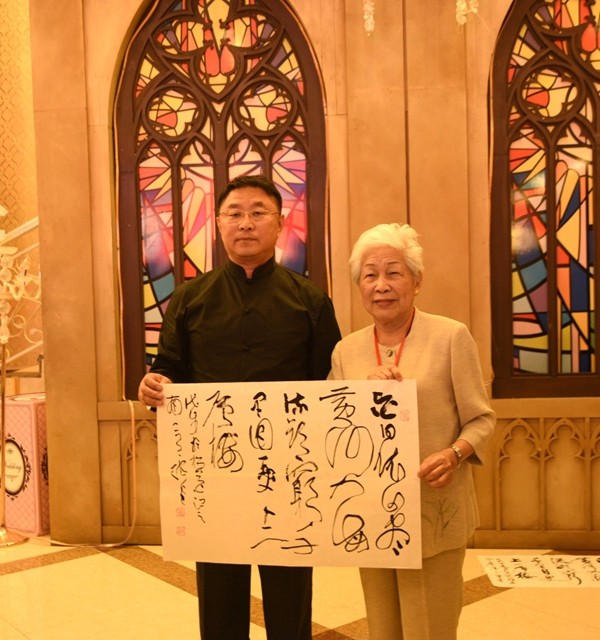 27晚会笔会现场.jpg 27晚会笔会现场.jpg