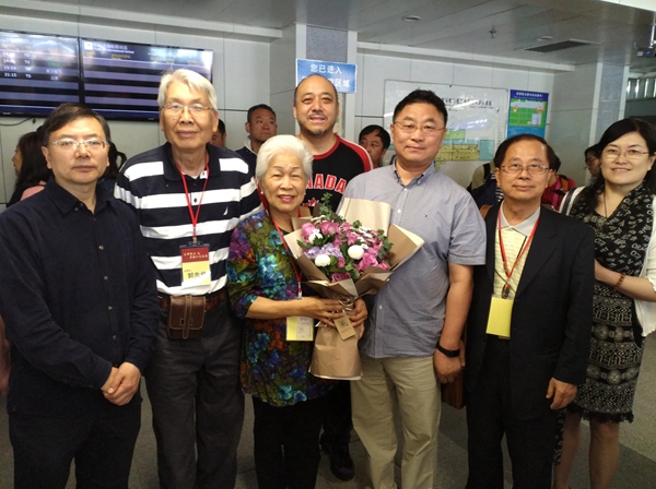 36机场迎接.jpg 36机场迎接.jpg