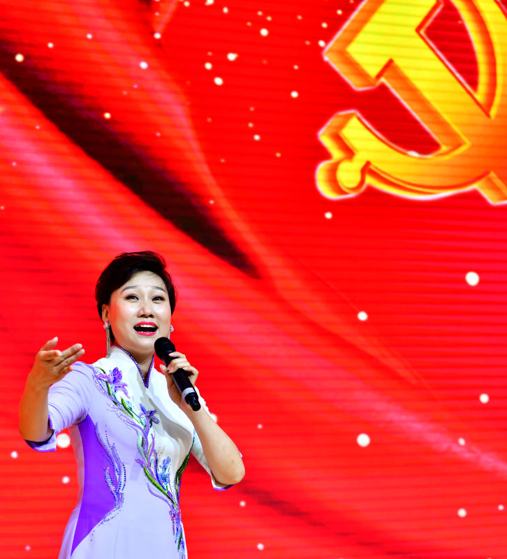 京剧《党的女儿》选段 表演者 付爽.jpg