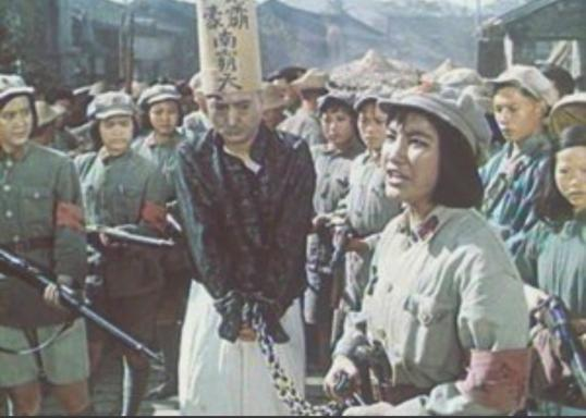 （图2）电影《红色娘子军》剧照 （左）.png