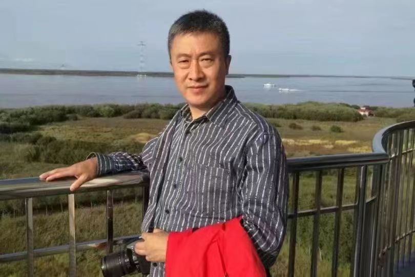 王斌.jpg 王斌.jpg