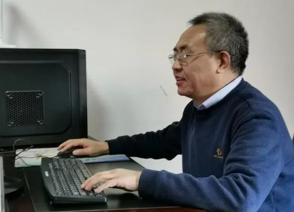 办公室一级调研员 王铁峰.png