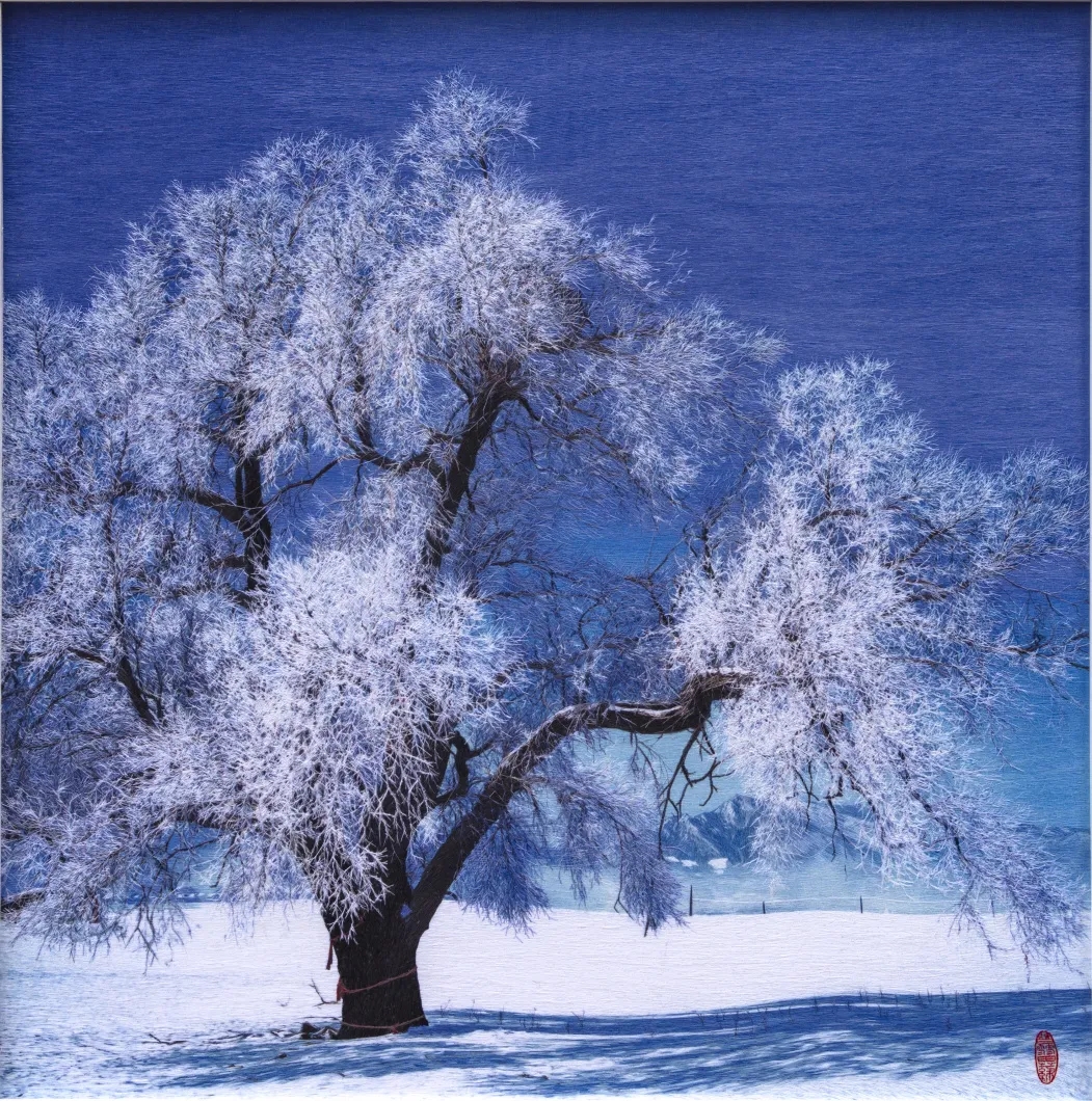 庞艳芳 《千年古榆》 刺绣 75cmx75cm.webp.jpg