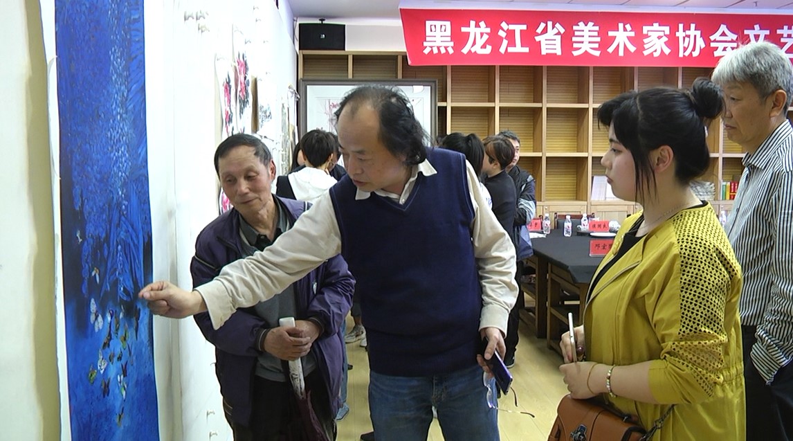 省美协顾问张洪驯与美术爱好者交流.jpg