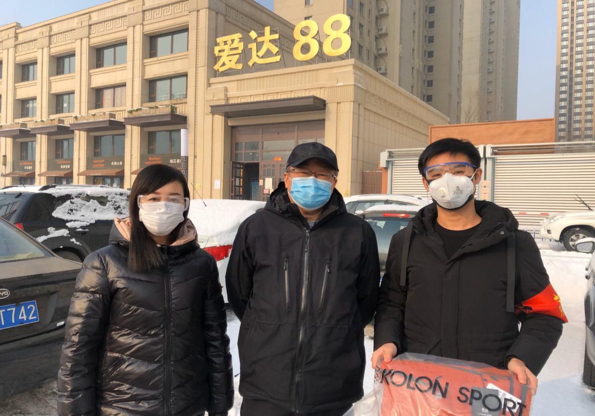 韩会峰到中海社区看望下沉党员梁军.jpg