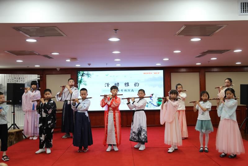 演出现场.jpg