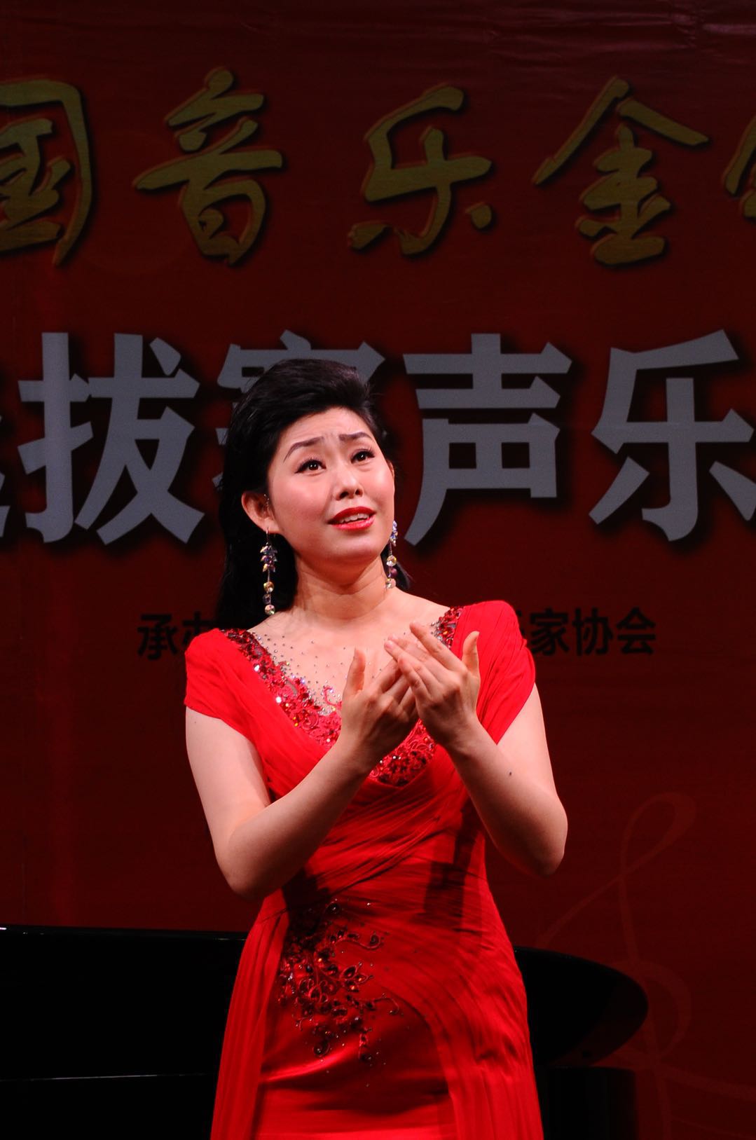 吕媛.jpg