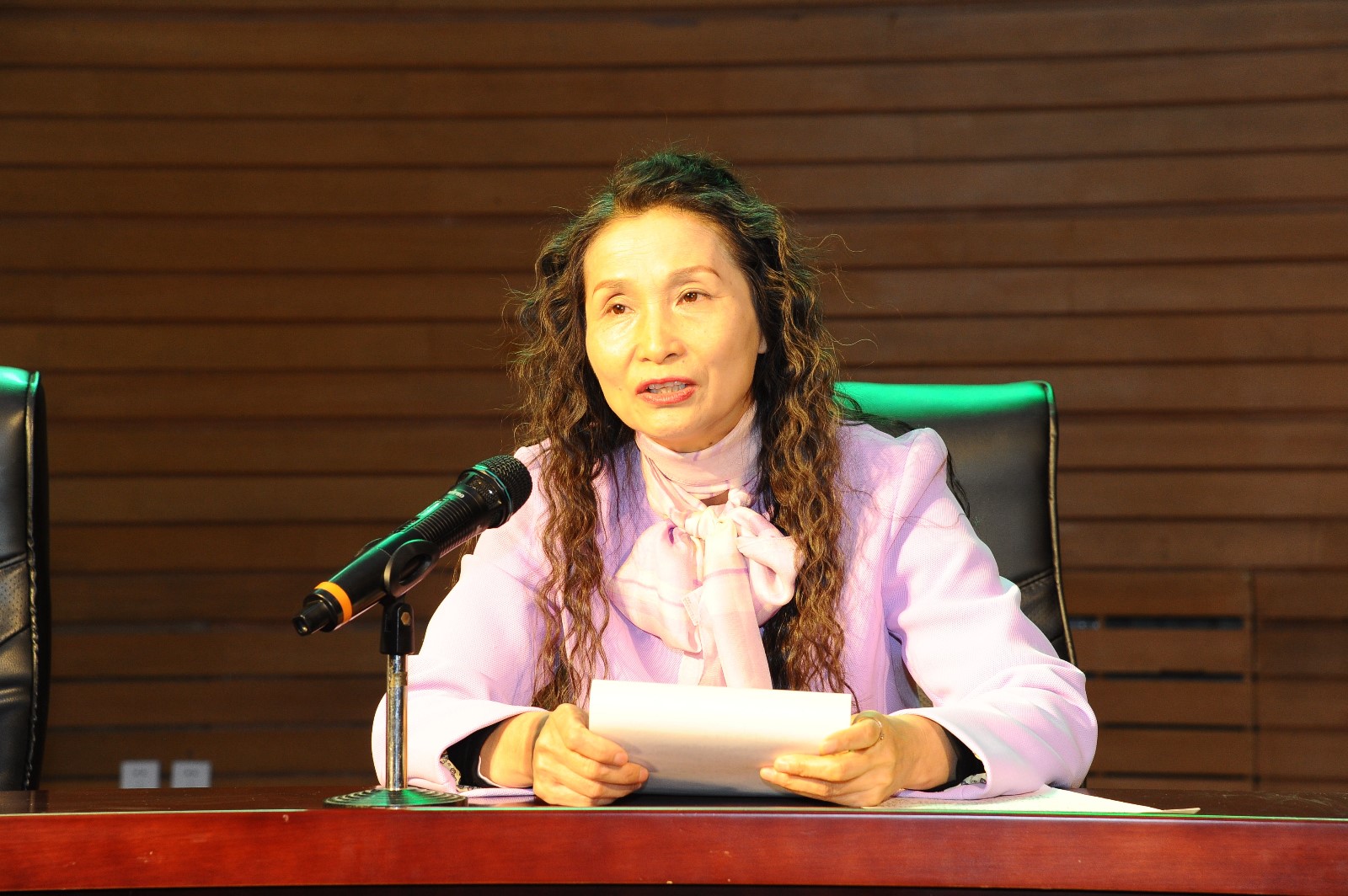 7电子键盘专业委员会会长石金兰讲解电子琴考评标准.jpg
