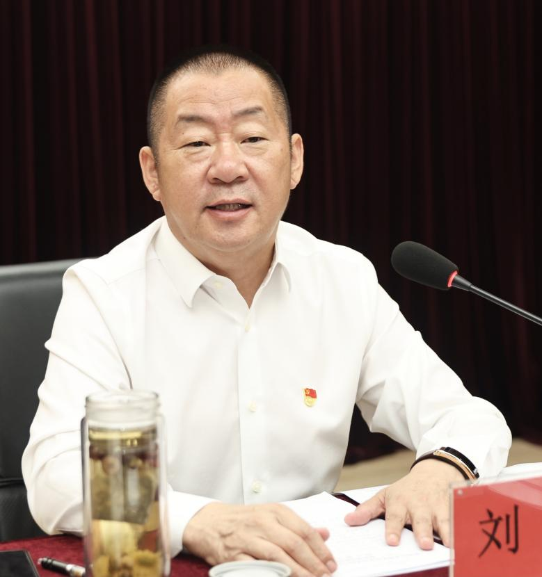 刘彤.png
