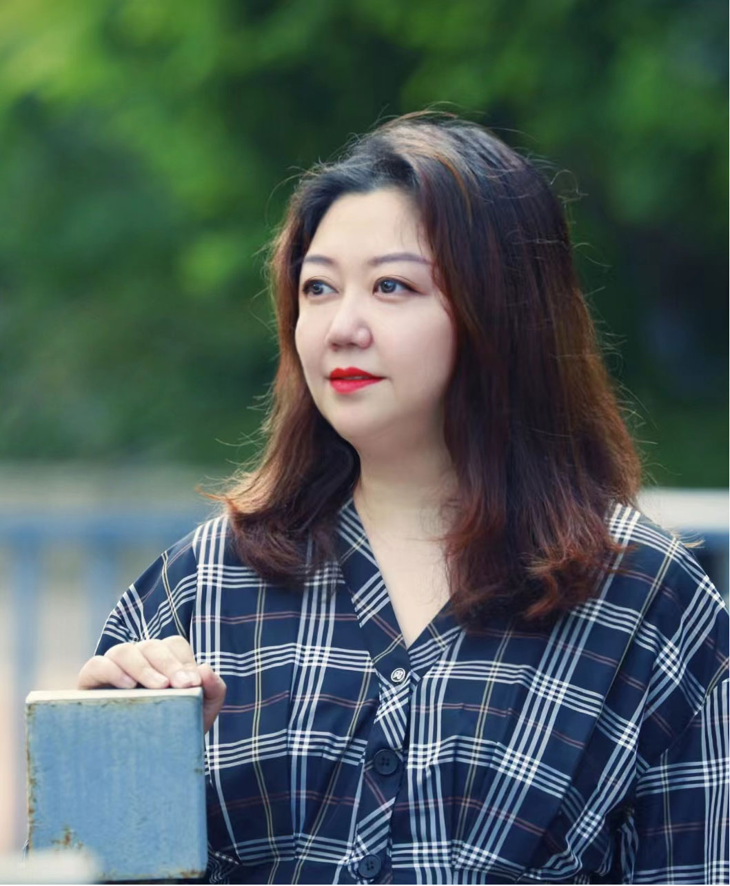 岳莹.jpg