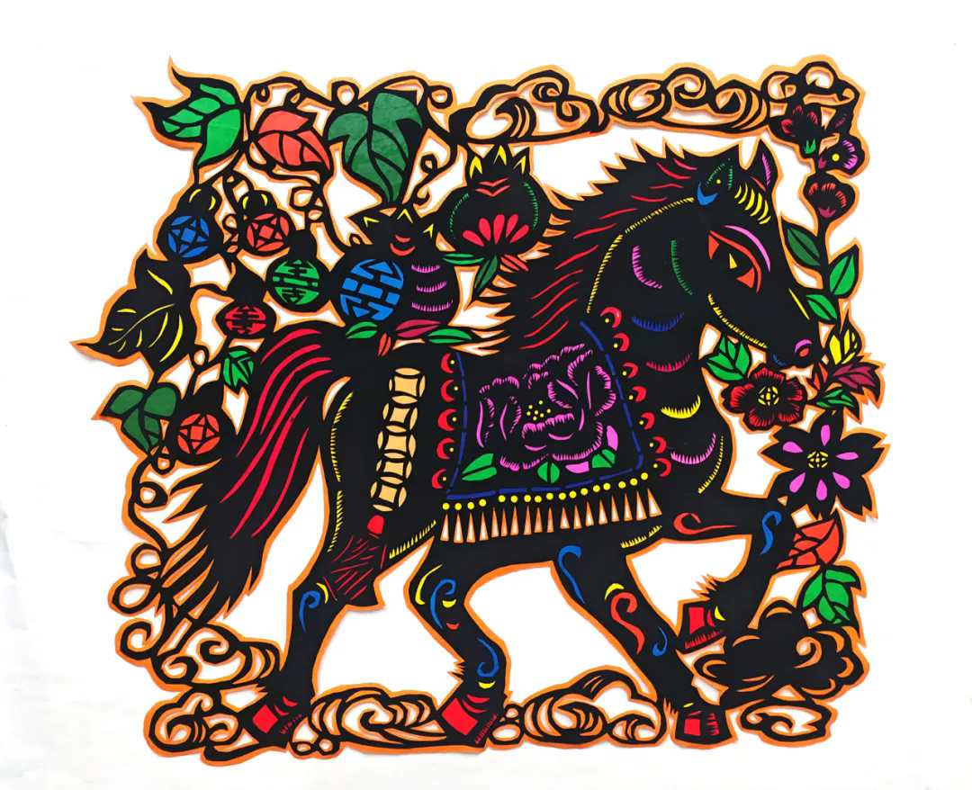 沈子娟《五福祥云伴骏行》(剪纸).webp.png